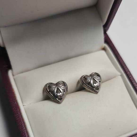 Sterling Silver Heart Stud Earrings 925 - Picture 1 of 3